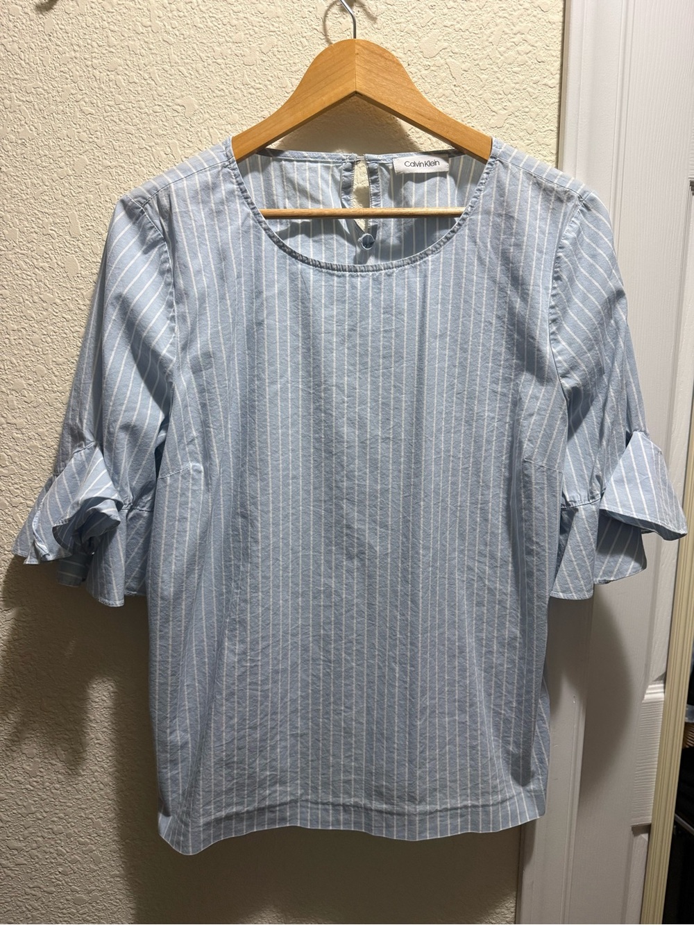 Calvin Klein Light Blue Pinstripe Ruffle Sleeve Blouse Preppy - Picture 3 of 4